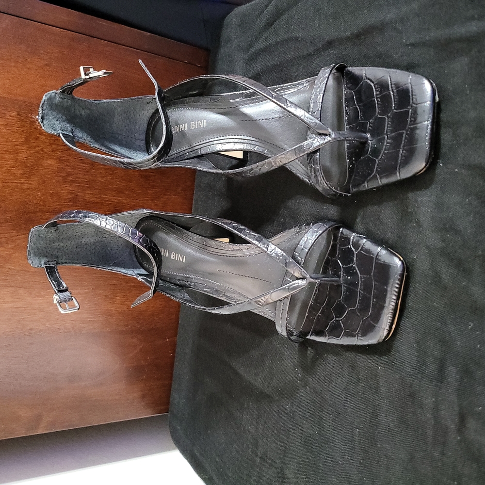 Sandals by Gianni Bini, black, size 8.5